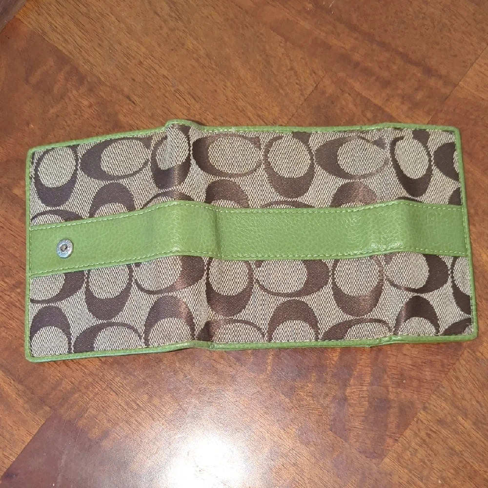 Coach Olive Green and Brown Signature Wallet - Picture 8 of 8